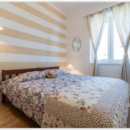 Nice Flat In City Center Appartement Split